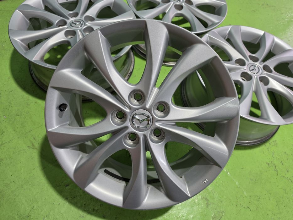 17 5x114.3 Mazda лети джанти 5х114.3 мазда