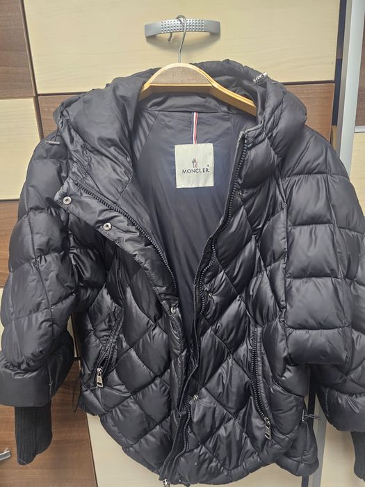 Geaca Moncler neagra