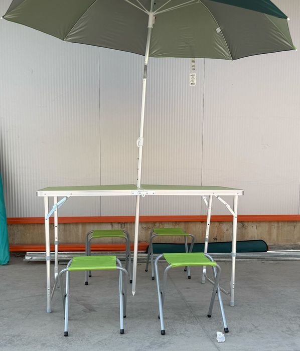 Къмпинг комплект 3 в 1: Сгъваема маса с 4 стола и чадър – лек, компакт