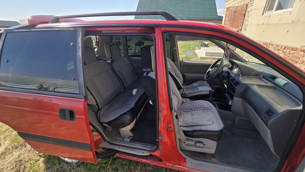 Mitsubishi Space Runner