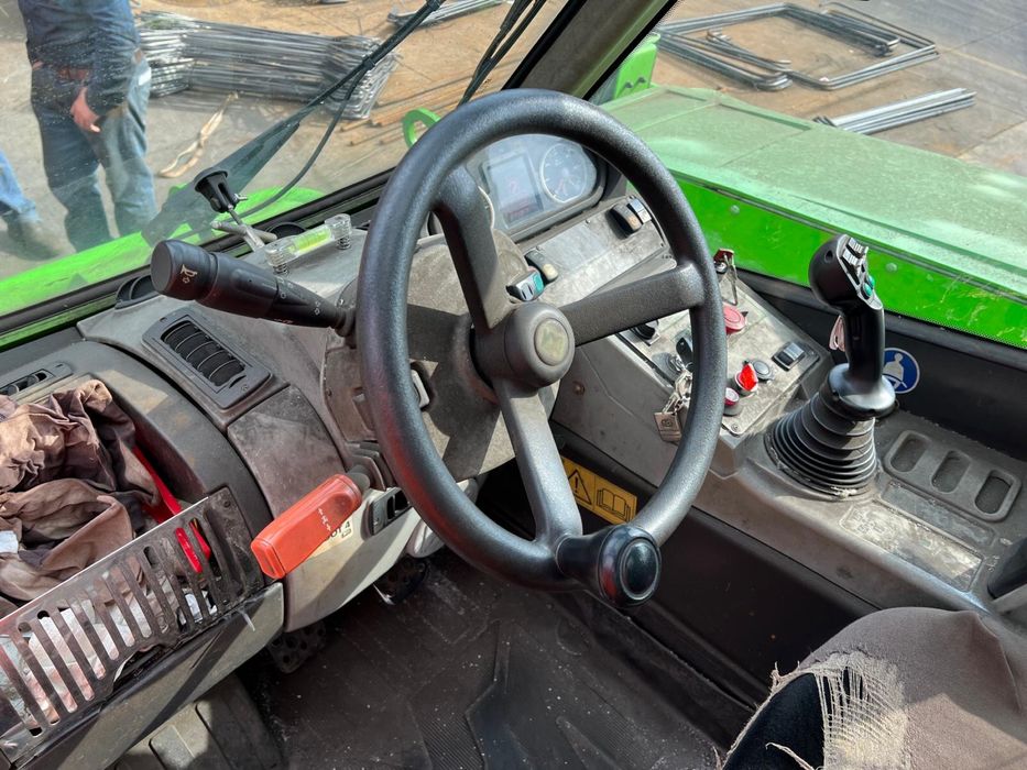 Încărcător telescopic Merlo