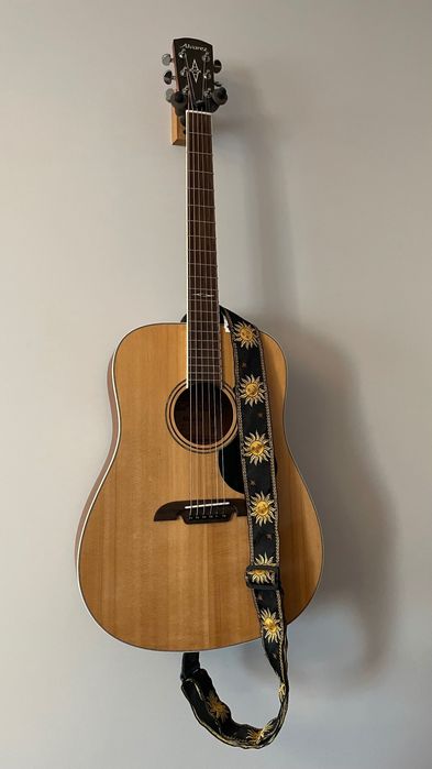 Alvarez гитара акустика