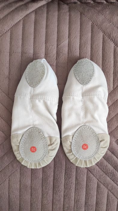 Чешки белые новые на девочку