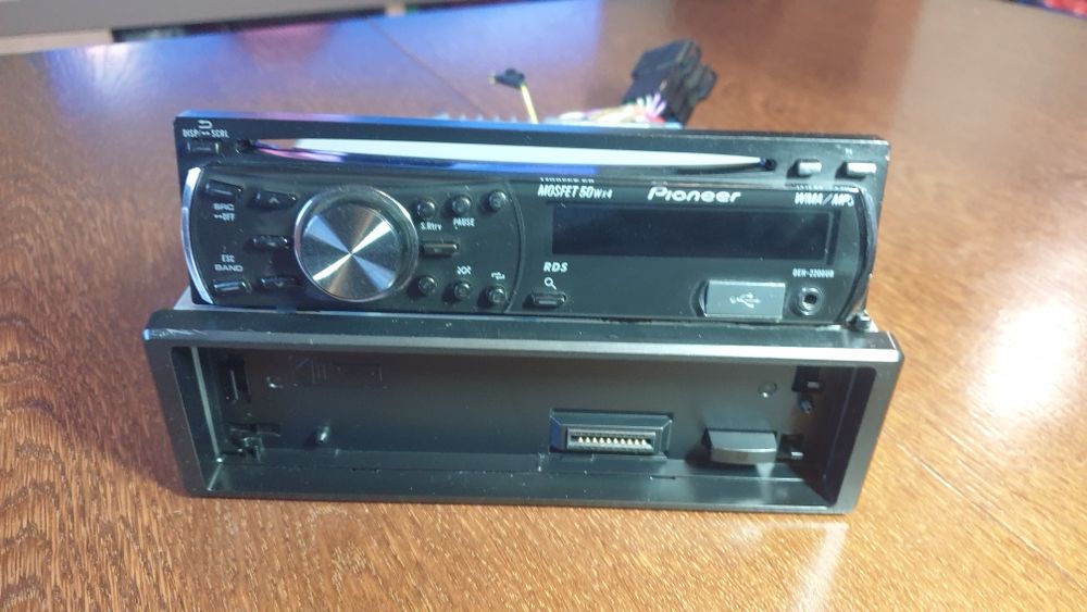 Авто радио плеър музика за кола Pioneer Пионер CD MP-3 USB AUX