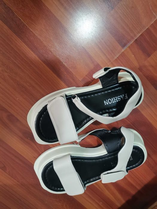 Новые сандали женские