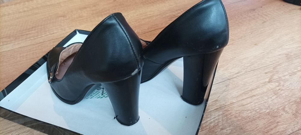 Дамски обувки черни 37