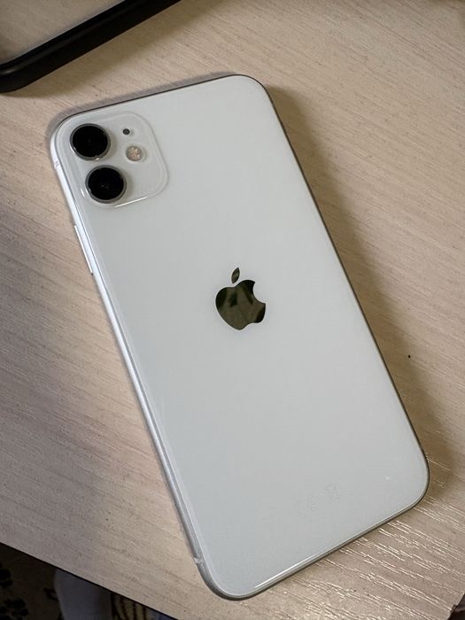 iPhone 11 белый