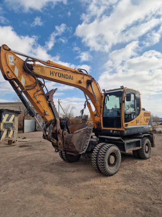 Аренда спец техники. Эксковатор.