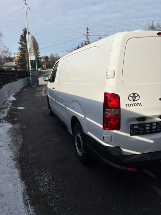 Toyota Proace usor avariat