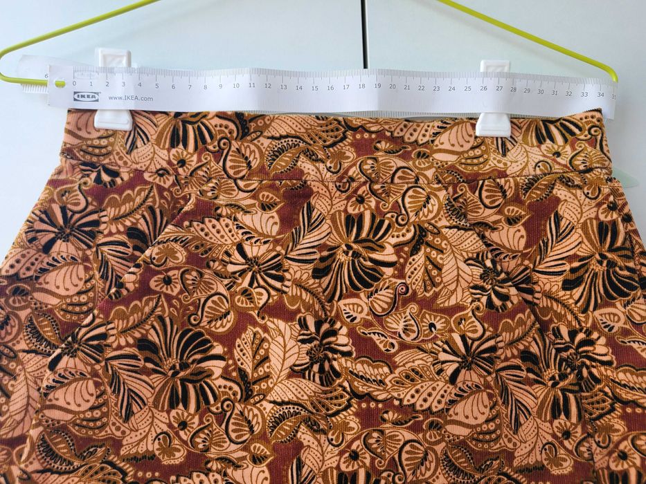 FUSTA din material raiat, cu BUZUNARE, scurta, masura S, ZARA TRAFALUC