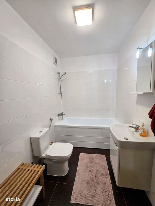 Inchiriez apartament cu 3 camere - 80 mp utili + 2 locuri de parcare