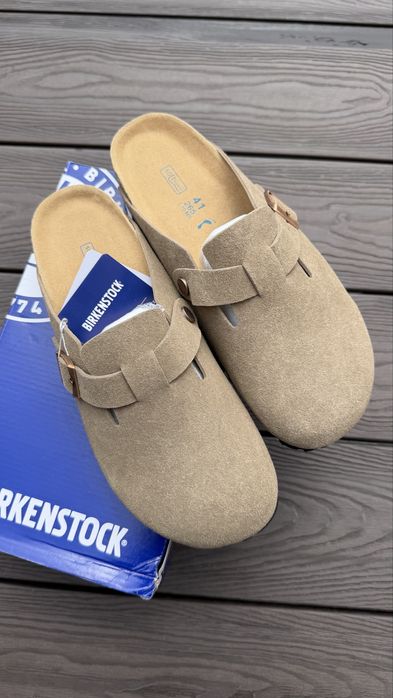 Birckenstock бежевого цвета