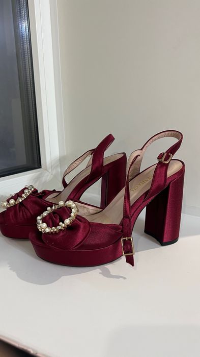 Обувь под DG из атласной ткани