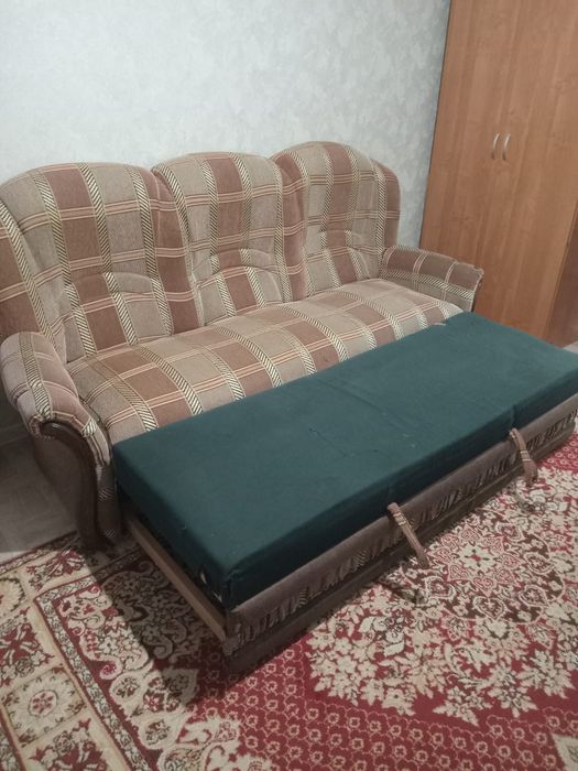 Продам диван (торг)