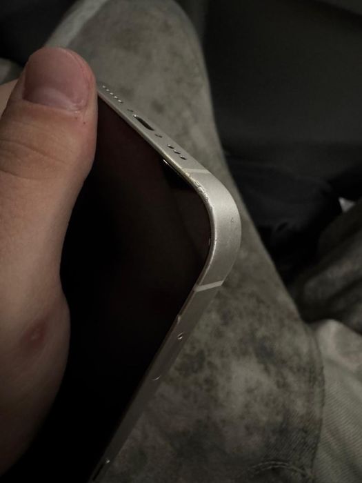 Продам б/у IPhone 13 в хорошем состоянии