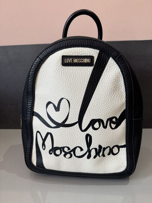 Love Moschino оригинална раница от естествена кожа