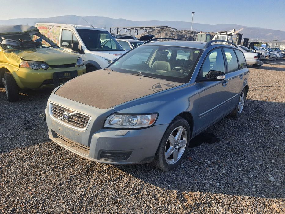 На части! Volvo V50 2.0D
