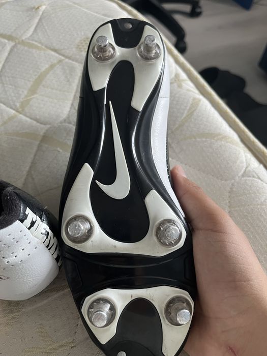 Vand ghete nike alb negru