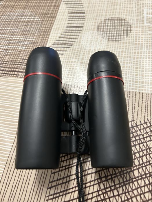 Бинокъл сгъваем чисто нов