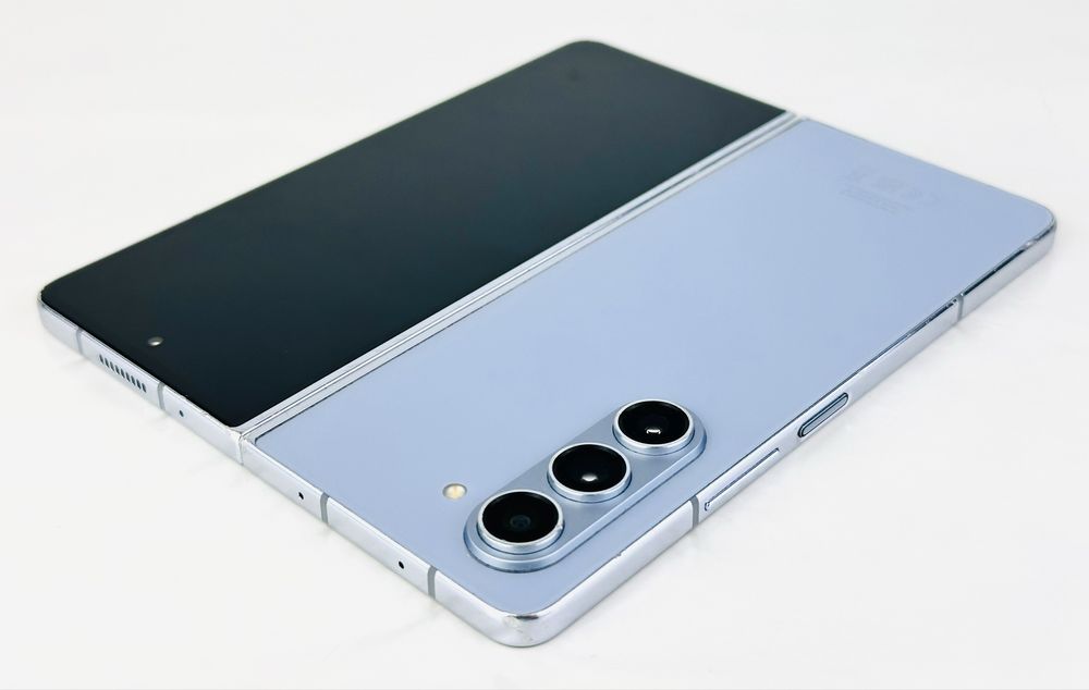 Samsung Galaxy Z Fold 5 5G 256GB 12RAM Icy Blue Перфектен! Гаранция!