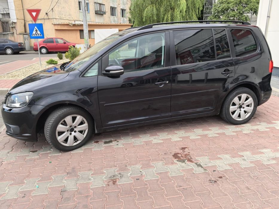 VOLKSWAGEN Touran 2012 — imagine 3