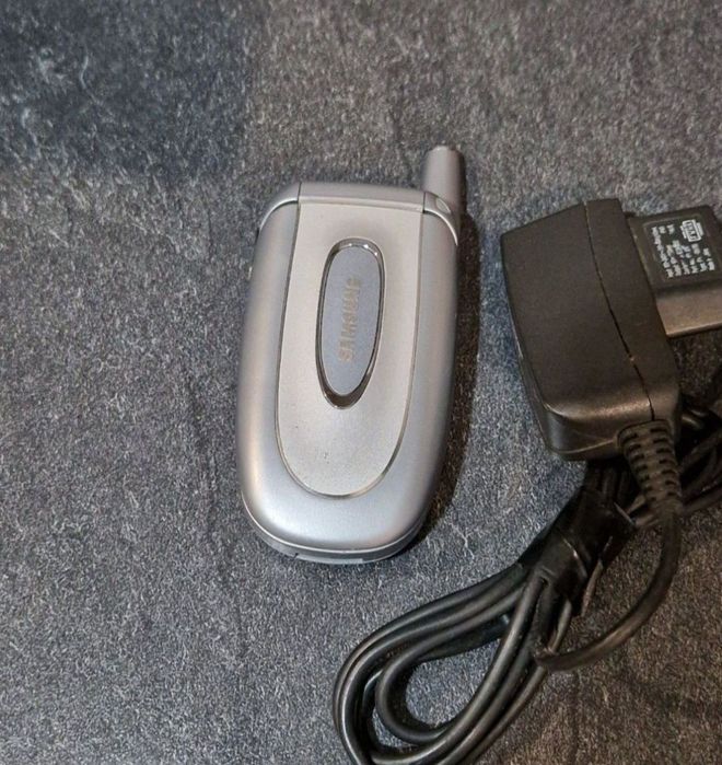 Telefon cu clapeta Samsung perfect funcțional