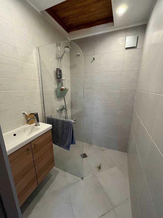 Къща с 3 спални и двор 1400 кв.м. за продажба близо до Казанлък