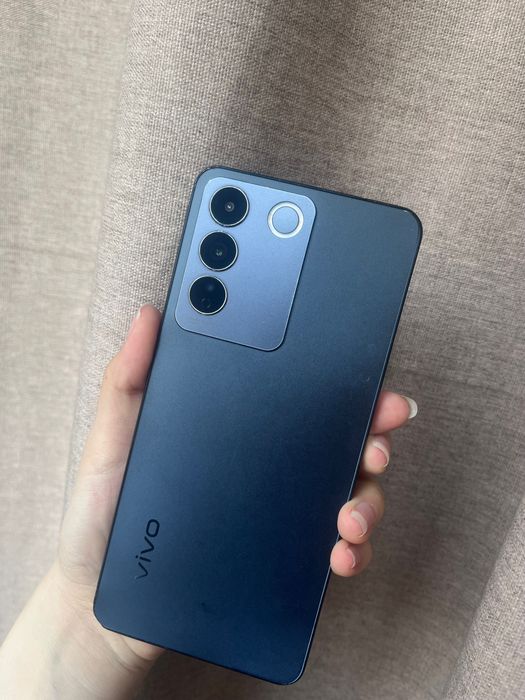 Телефон Vivo V27e