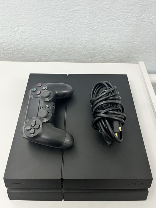 Продам Playstation 4