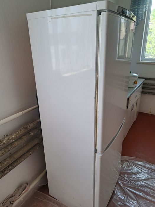 Тоңазытқыш  сатамын . Продам  холодильник  .