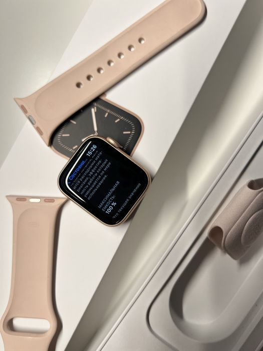 Продам Apple Watch 5 серия 40mm.