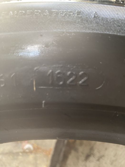 Гуми Uniroyal 235/50/18 всесезонни