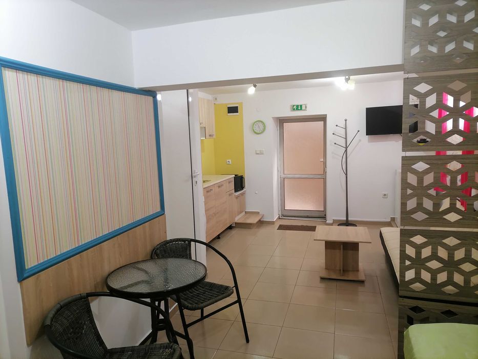 Дава се под наем Едностаен апартамент в Варна, Червен площад - 45 кв.м за 306 € - Снимка #2