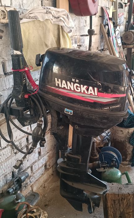 Продам подвесной лодочный мотор Hangkai 9,8