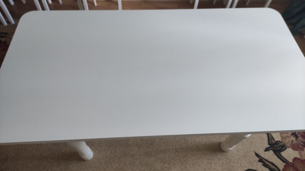 Гостинный стол продается