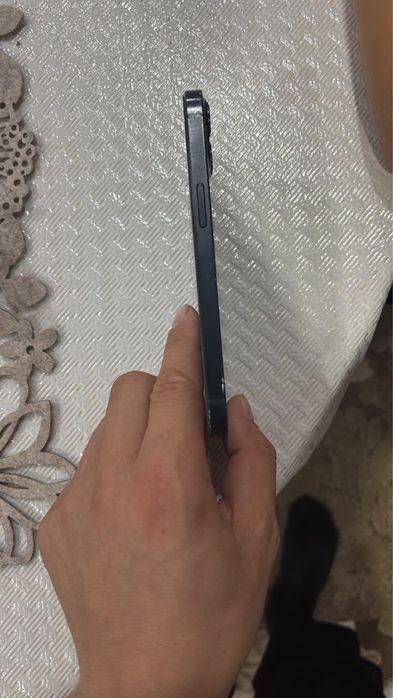 Продам айфон 13 срочно
