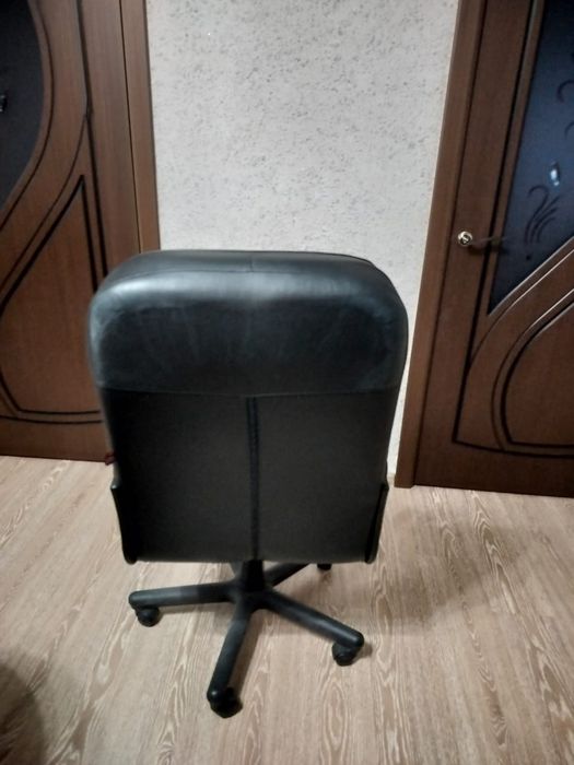 Продам стул начальника