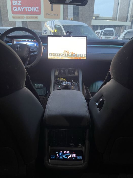 Byd song L AWD. 2 motorli full versiyasi sotiladi.