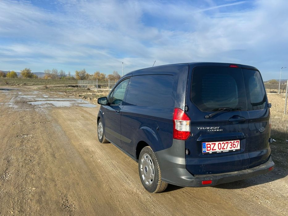 Vând Ford Transit Courier