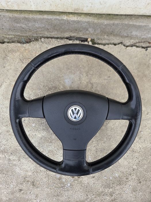 Volan 3 spite Polita pat portbagaj Vw Golf 5