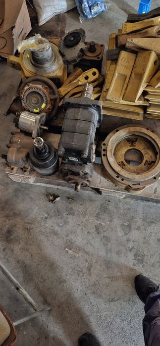 Pompe hidraulice și diverse piese jcb caterpillar pt excavator