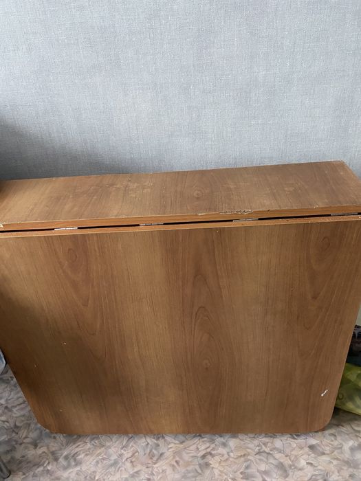 Продам стол книжка