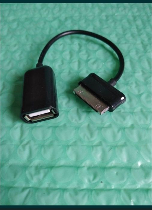 Sisteme de conectare prevăzute cu diferite mufe de adaptare.