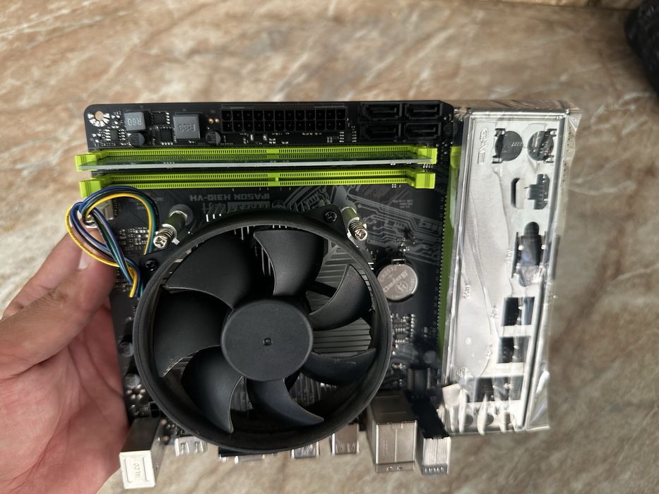 Motherboard H310 Corei 5 9400 Azu 8gb 3.200  Srochna sotiladi