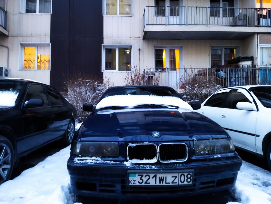Продаётся BMW 3, 318