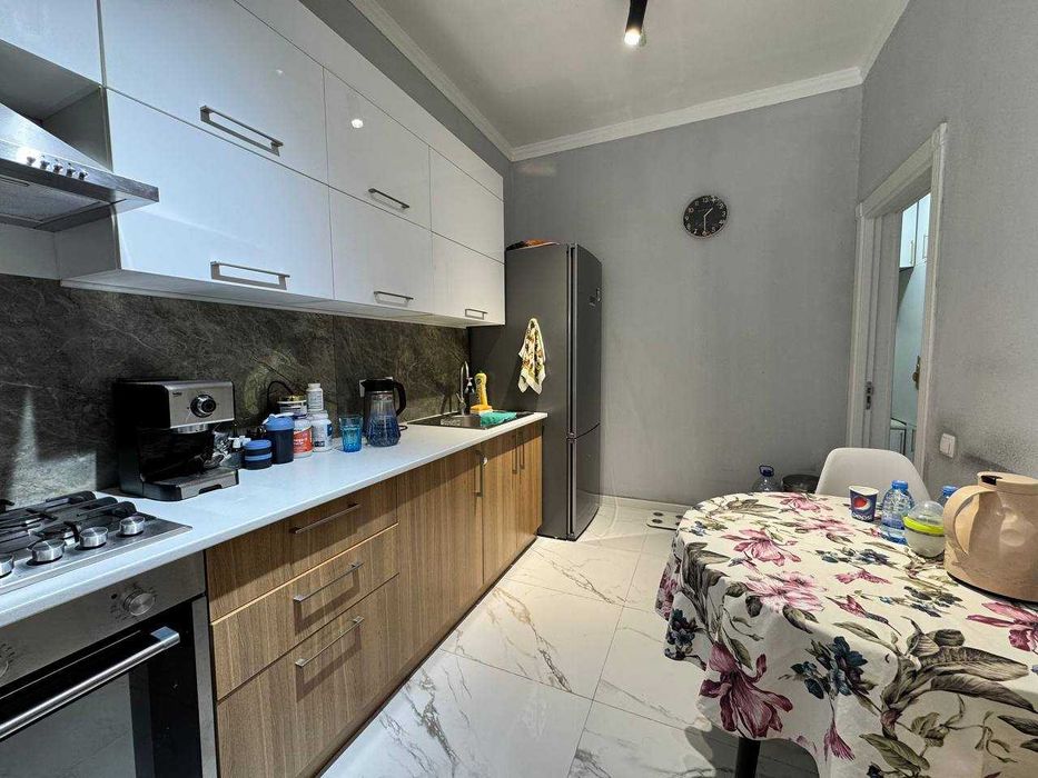 ПРОДАЕТСЯ 3/1/8  93м2 ЖК Greenwich Ор.р: Узбум