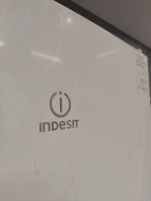 Холодильник Indesit