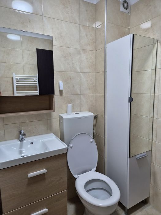 Inchiriez apartament