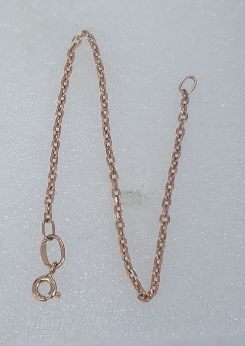 Браслет    золотой.