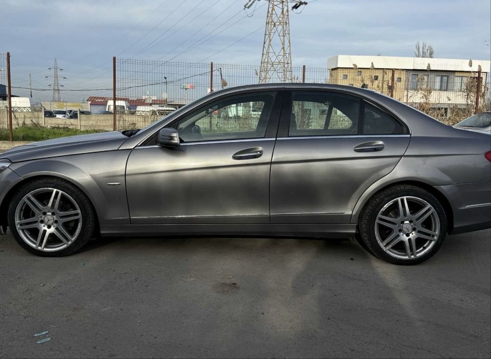 Mercedes C 200 facelift/2011 luna 3/km:reali 209000/stare buna